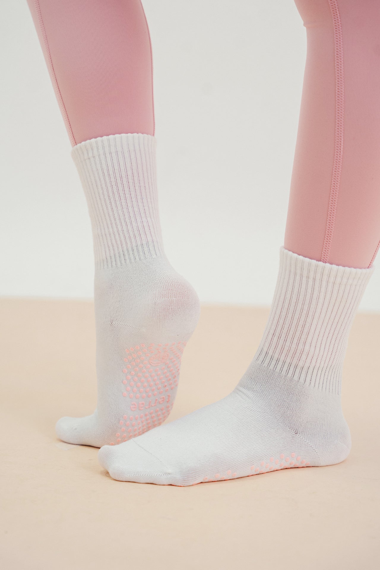 terrae Crew Grip Socks White